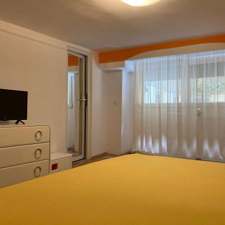 Ultracentral Apartment Near Moscovitz Palace Орадеа Екстериор снимка
